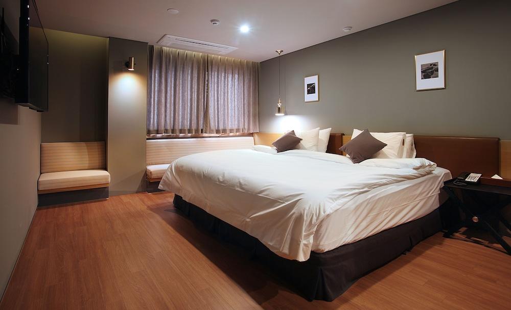 โรงแรมเบย์ฮาวด์ ปูซาน